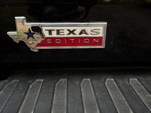 Used 2016 Ford F150 XLT w/ Equipment Group 302A Luxury image 8