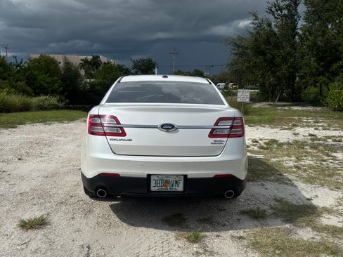 Used 2014 Ford Taurus SEL w/ Equipment Group 201A FWD image 5