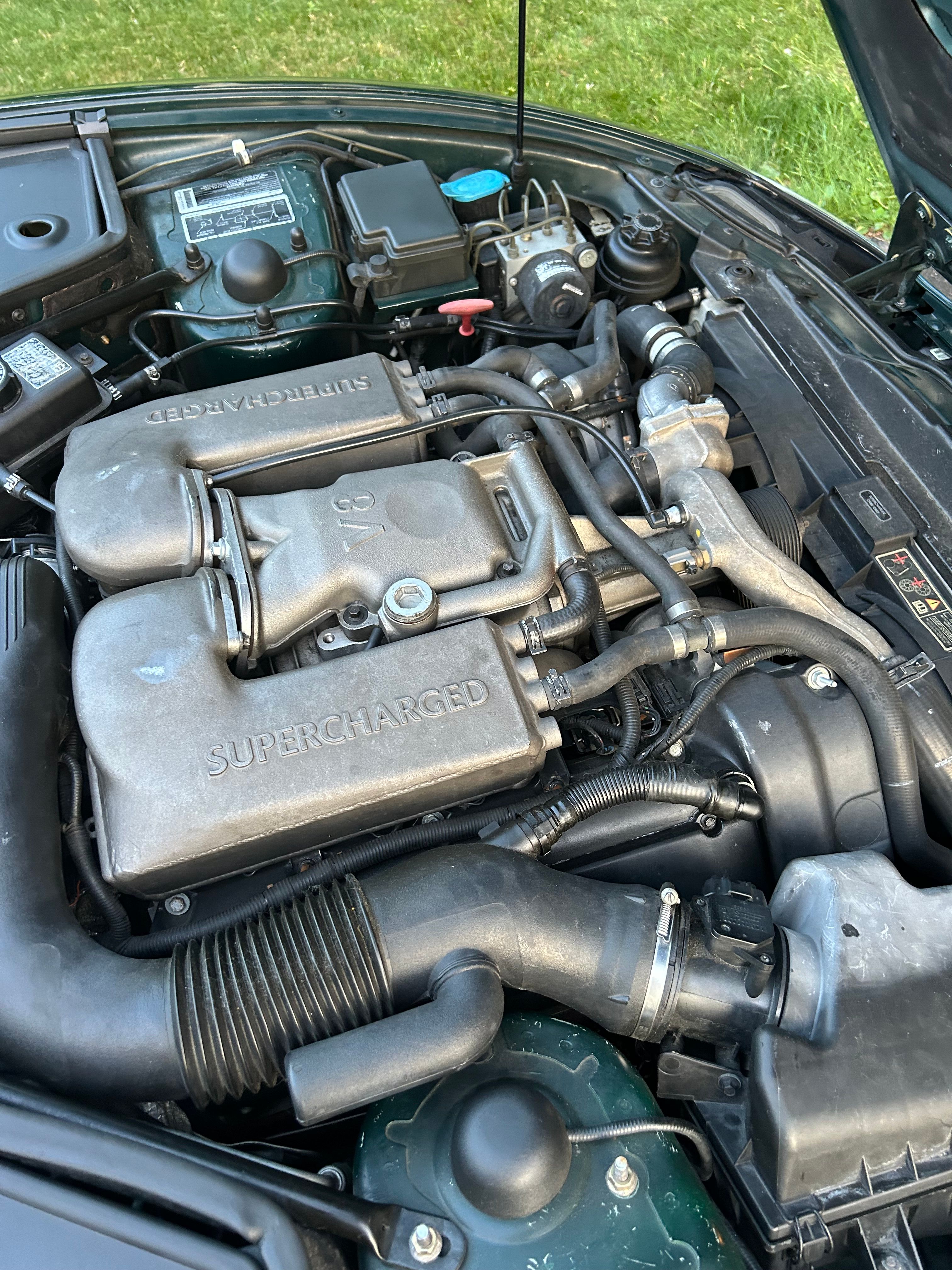 Used 2000 Jaguar XK8 Convertible RWD image 2