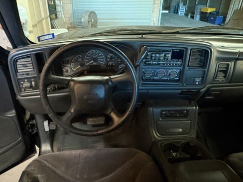 Used 2001 GMC Sierra 2500 2WD Extended Cab HD w/ Convenience Plus Group image 5