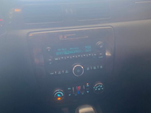 Used 2013 Chevrolet Impala LTZ FWD image 6