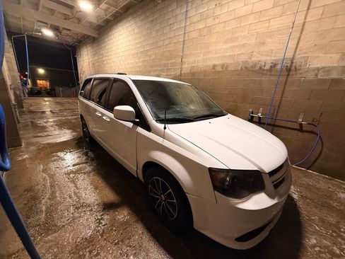 Used 2019 Dodge Grand Caravan GT image 11