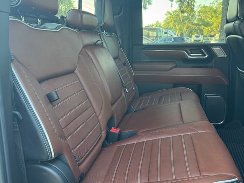 Used 2024 GMC Sierra 3500 Denali Ultimate AWD/4WD image 26