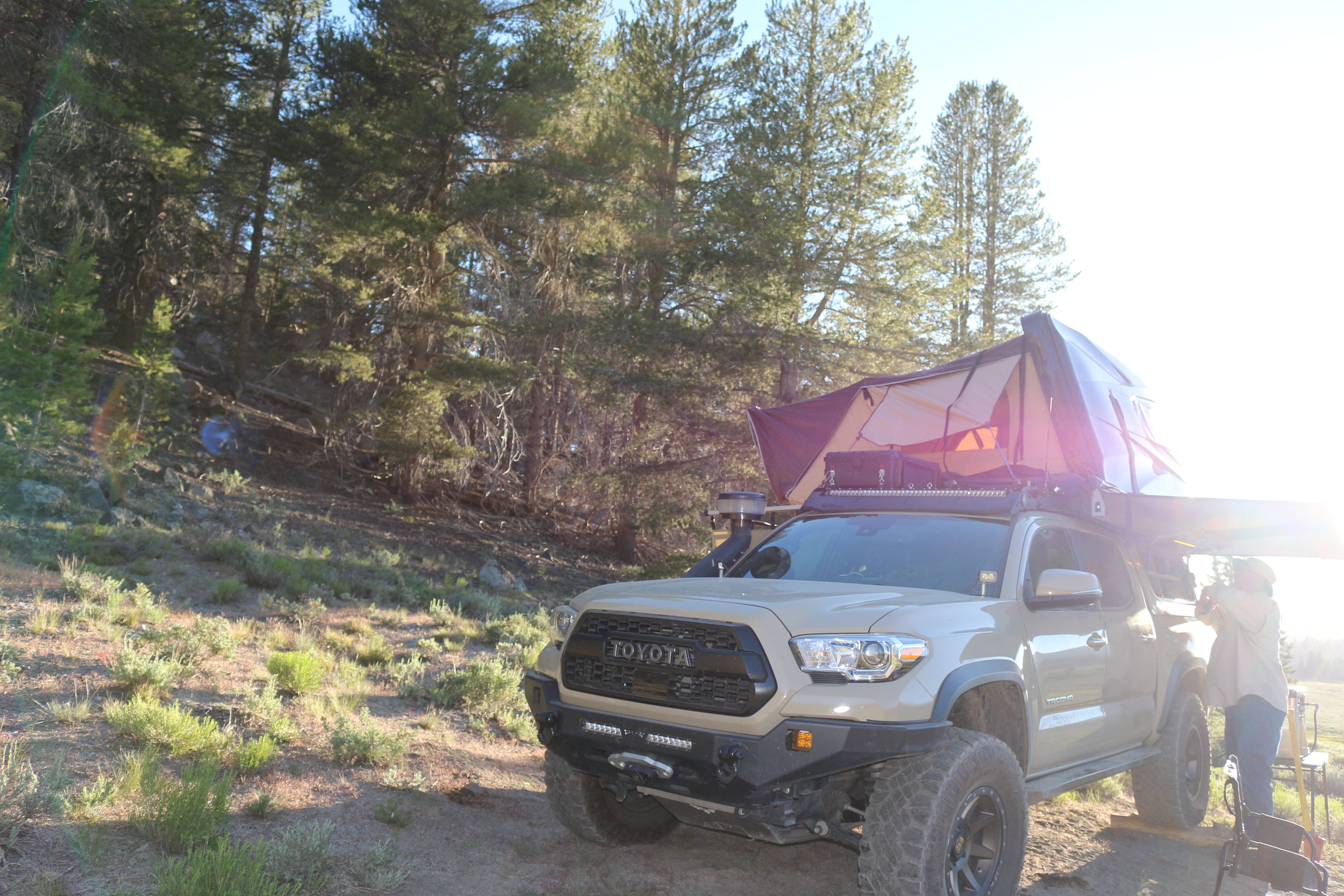 Used 2018 Toyota Tacoma TRD Off-Road w/ Technology Package AWD/4WD image 20