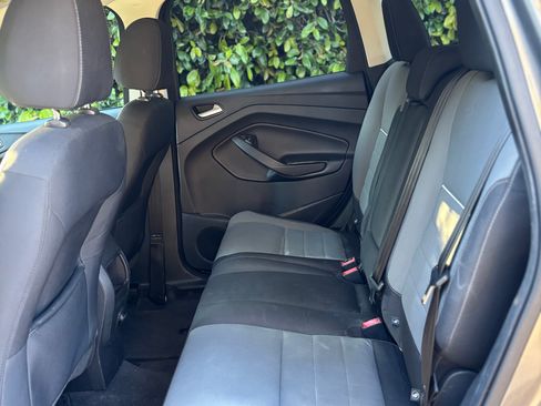 Used 2014 Ford Escape SE image 9