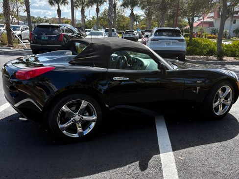 Used 2006 Pontiac Solstice Convertible w/ Premium Package image 5
