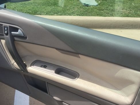 Used 2009 Volvo C70 T5 image 12