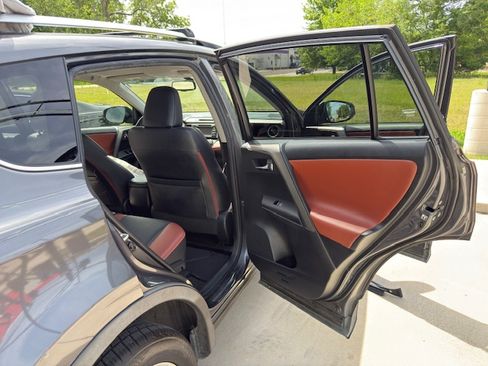 Used 2014 Toyota RAV4 Limited AWD/4WD image 27