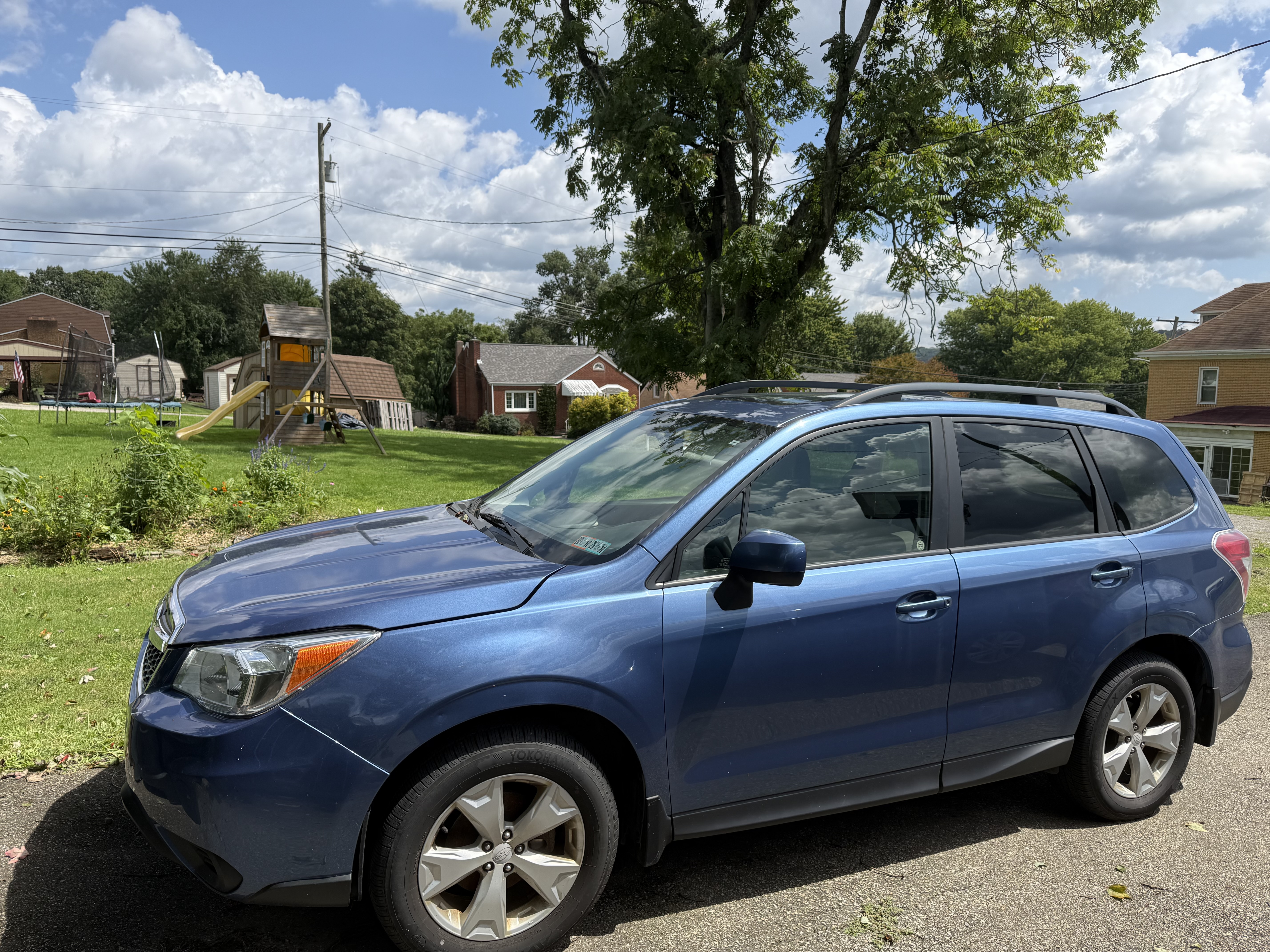 Used 2015 Subaru Forester 2.5i Premium w/ All-Weather Package AWD/4WD image 2