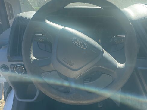 Used 2015 Ford Transit 250 130 Low Roof image 12