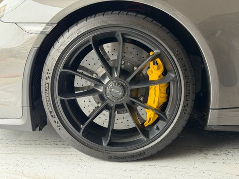 Used 2018 Porsche 911 GT3 RWD image 9