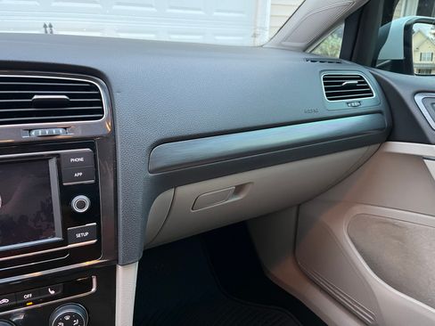 Used 2018 Volkswagen Golf S AWD/4WD image 19