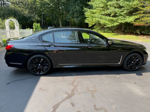 Used 2020 BMW M760i xDrive w/ Luxury Rear Seating Package AWD/4WD image 26