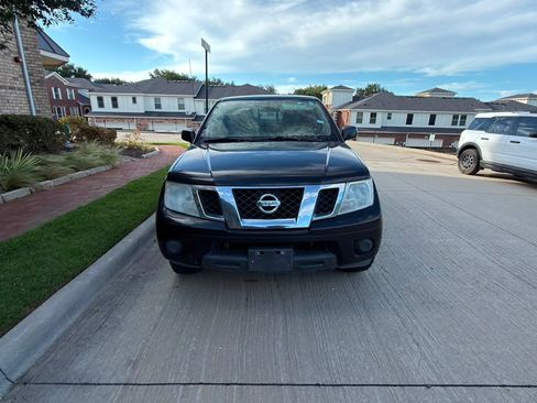 Used 2019 Nissan Frontier SV RWD image 1