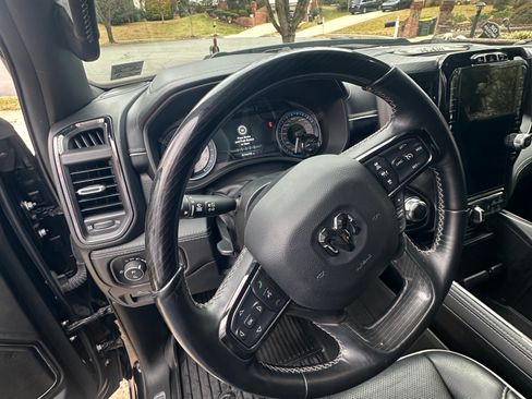 Used 2022 RAM 1500 Limited image 11