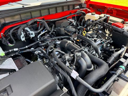 Used 2024 Ford Bronco Heritage Edition AWD/4WD image 4