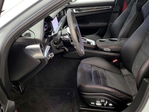 Used 2019 Porsche Panamera GTS image 17