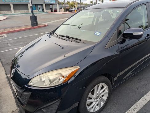 Used 2014 MAZDA MAZDA5 Sport image 2