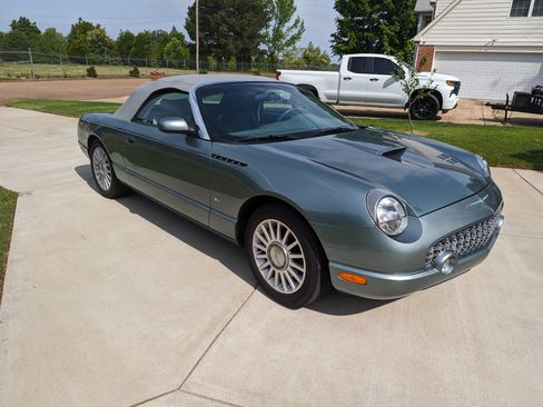 Used 2004 Ford Thunderbird Pacific Coast image 22