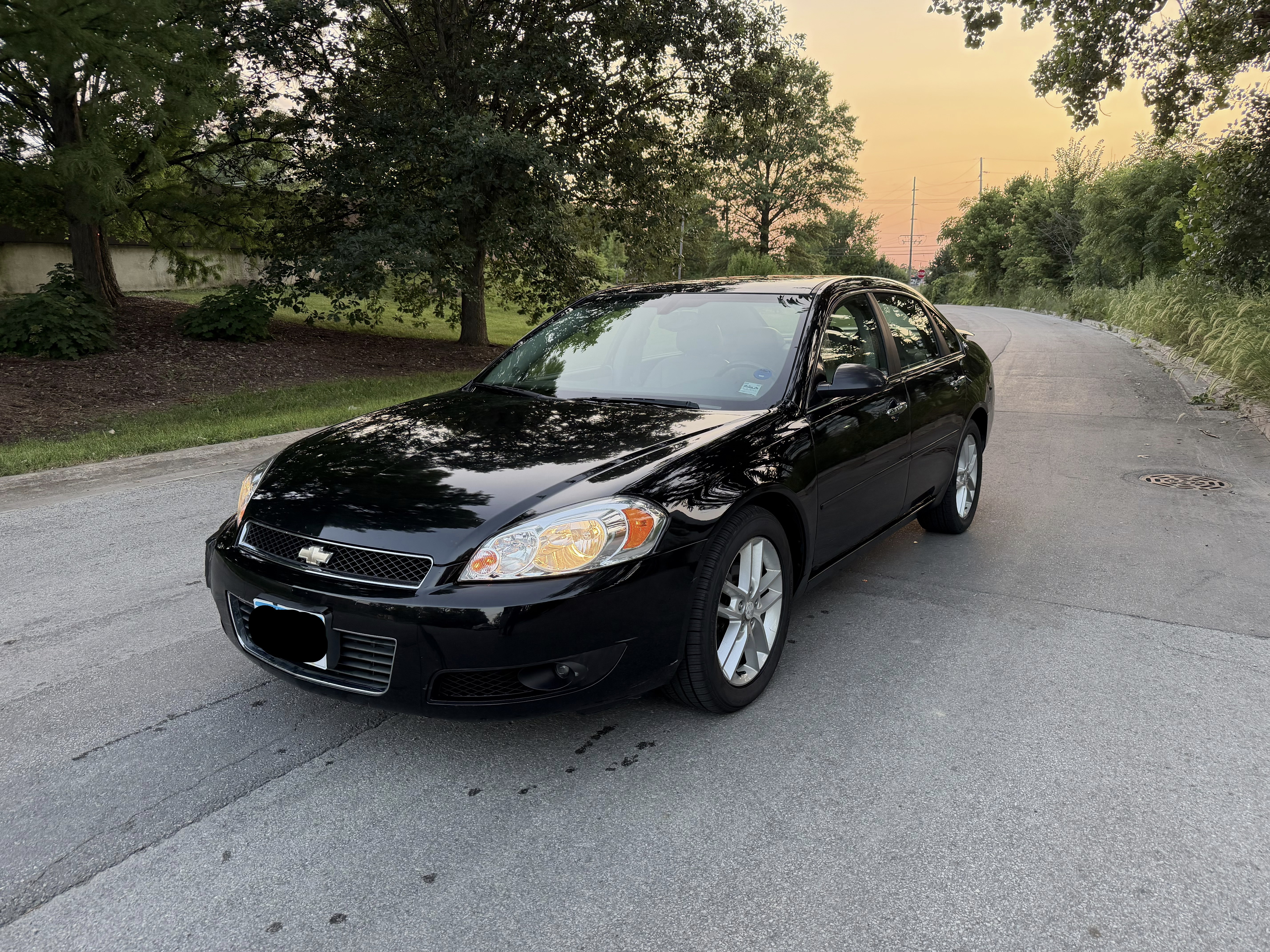 Used 2008 Chevrolet Impala LTZ FWD image 1