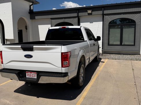 Used 2017 Ford F150 XLT w/ Trailer Tow Package AWD/4WD image 4