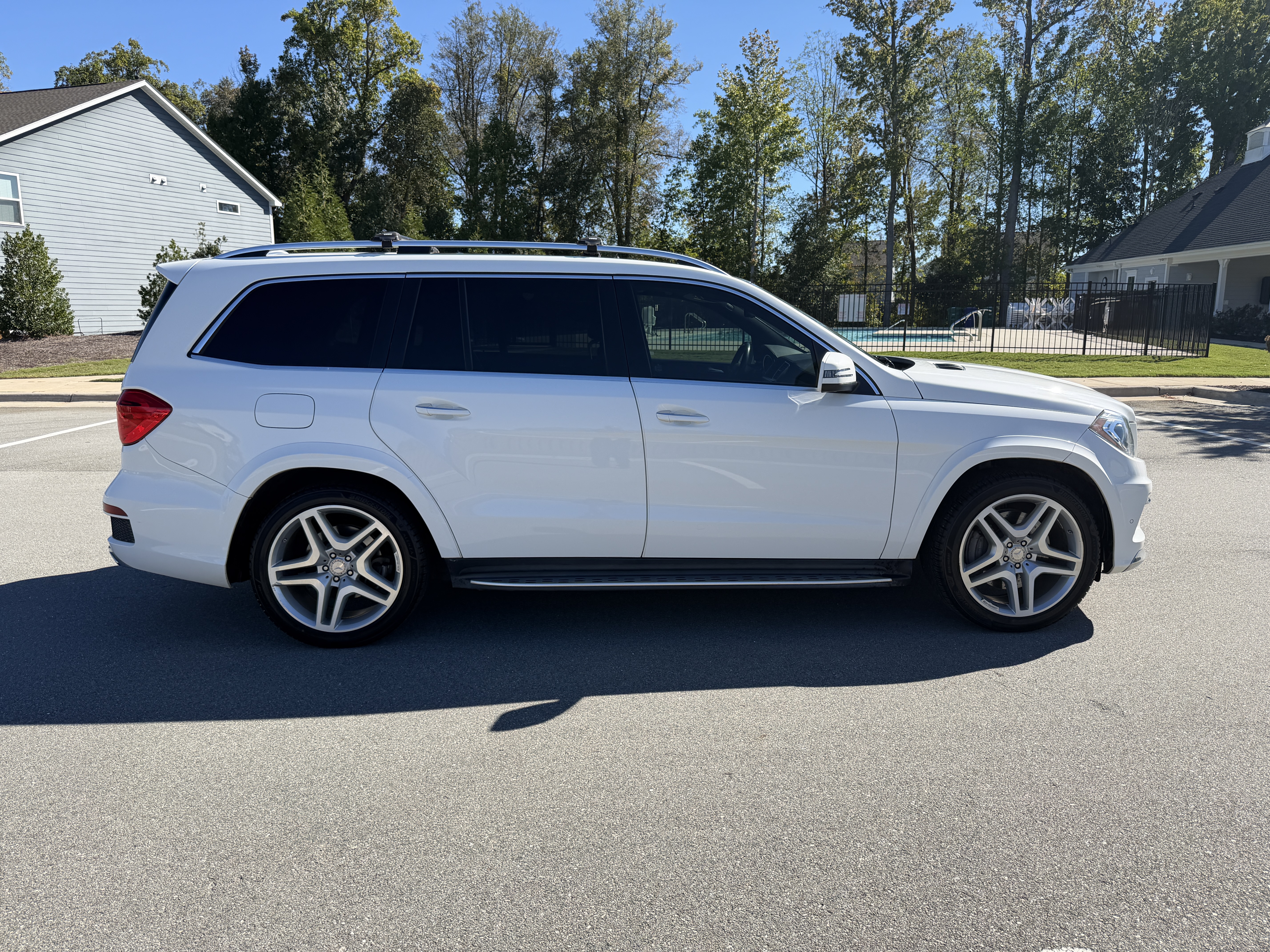 Used 2016 Mercedes-Benz GL 550 4MATIC image 6