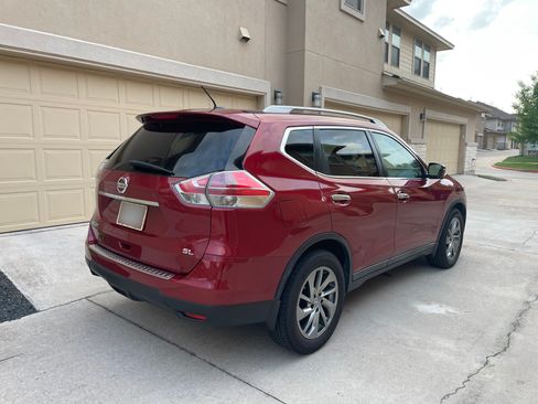 Used 2015 Nissan Rogue SL FWD image 2