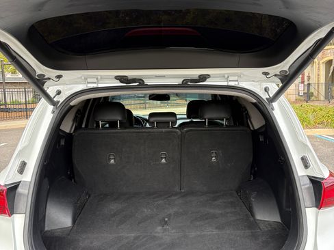 Used 2019 Hyundai Santa Fe Limited image 10