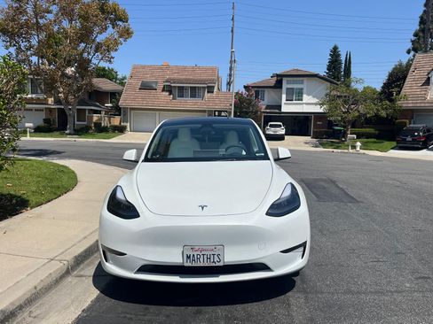 Used 2023 Tesla Model Y Long Range AWD/4WD image 10