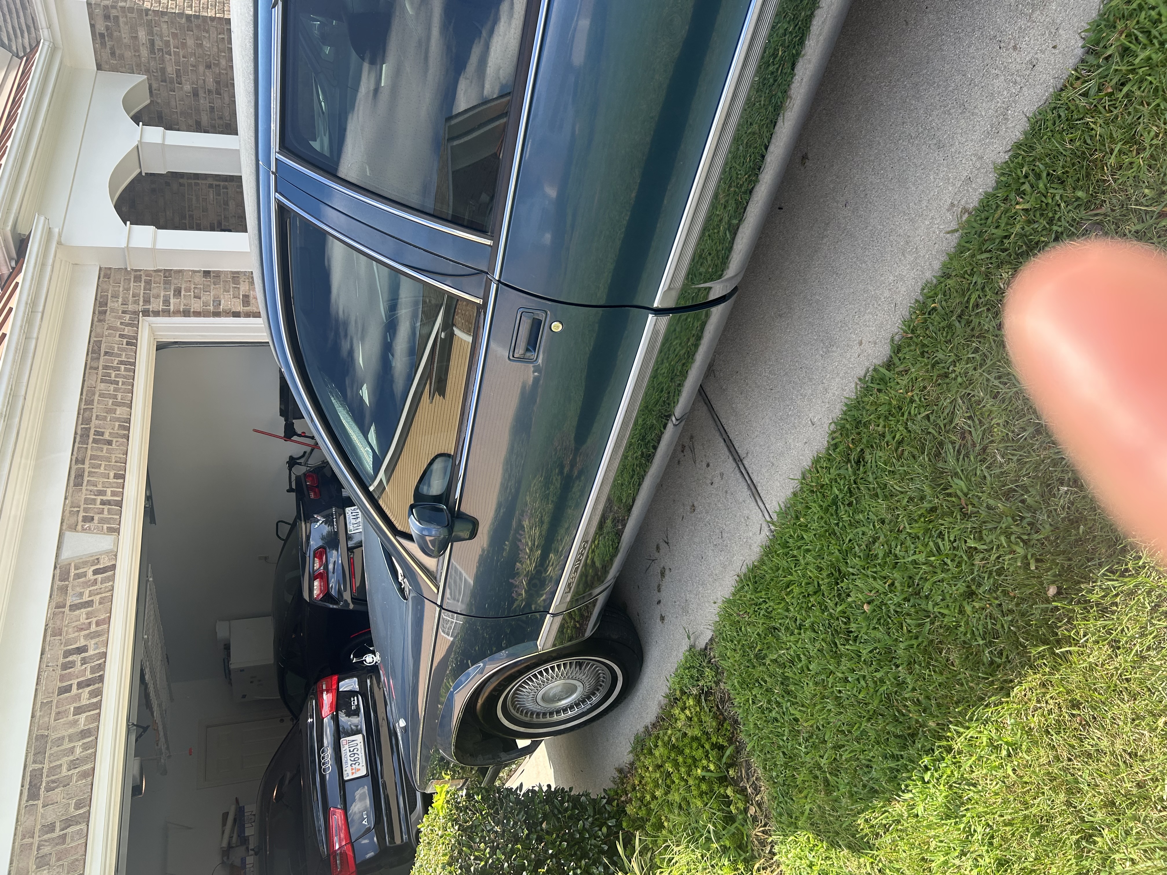 Used 1993 Cadillac Fleetwood Sedan RWD image 6