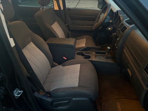 Used 2010 Dodge Nitro Heat w/ Chrome Accents Group image 11