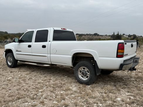 Used 2005 GMC Sierra 2500 SLE w/ Heavy-Duty Power Package image 10