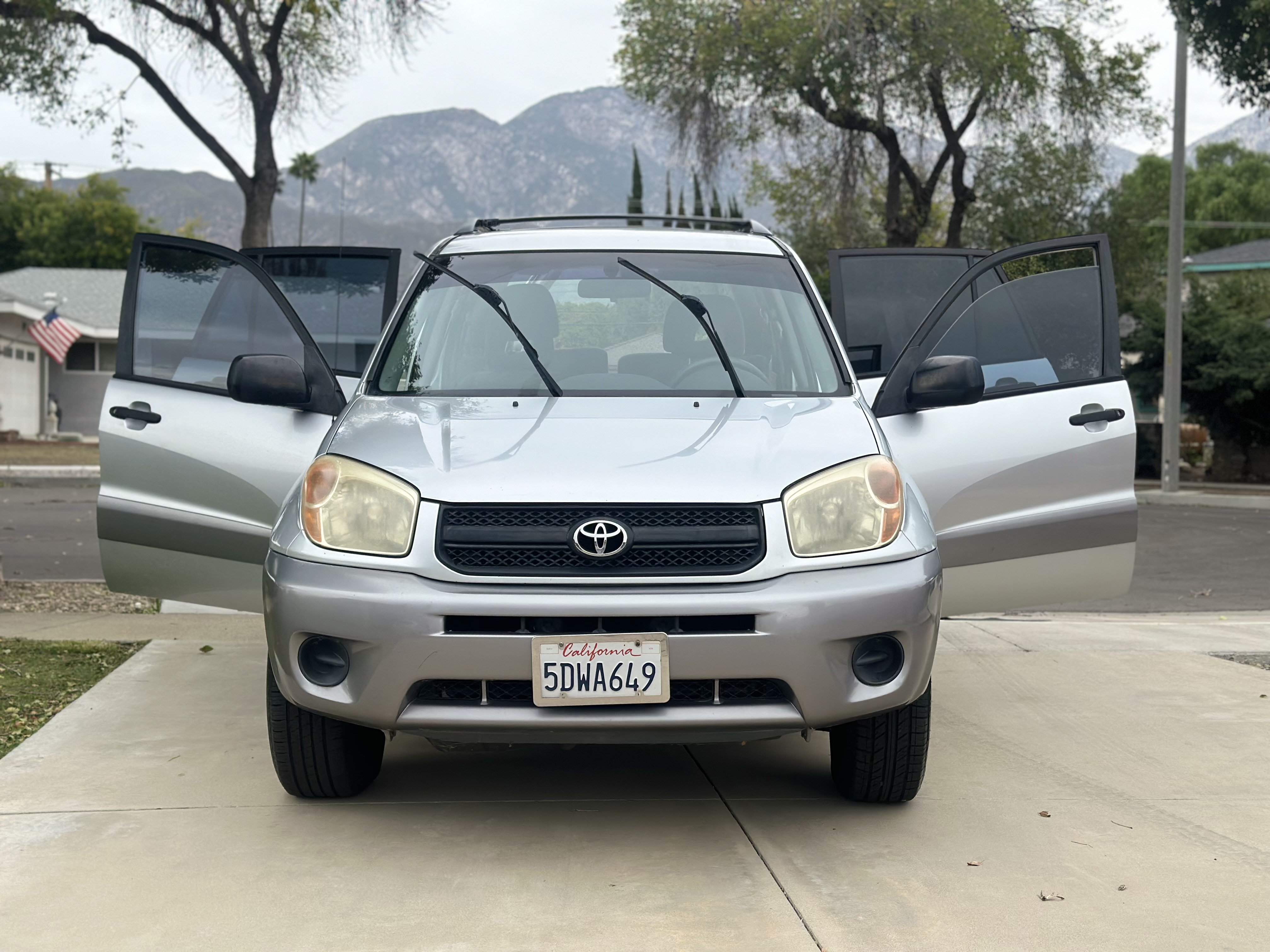 Used 2004 Toyota RAV4 2WD image 1