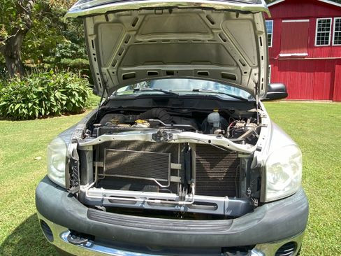 Used 2009 Dodge Ram 2500 Truck SXT image 26