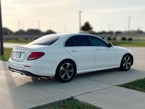 Used 2018 Mercedes-Benz E 300 image 6