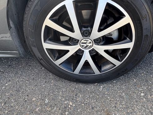 Used 2017 Volkswagen Jetta SE image 18