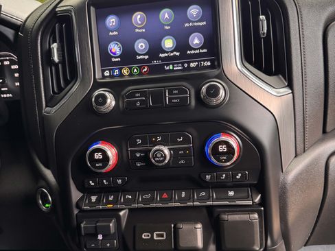 Used 2022 GMC Sierra 3500 Denali w/ Denali Ultimate Package AWD/4WD image 11