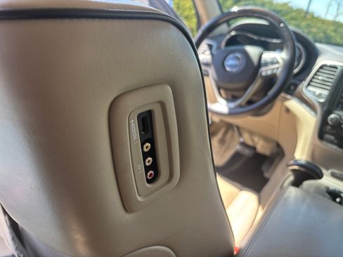 Used 2015 Jeep Grand Cherokee Overland w/ Advanced Technology Group image 13