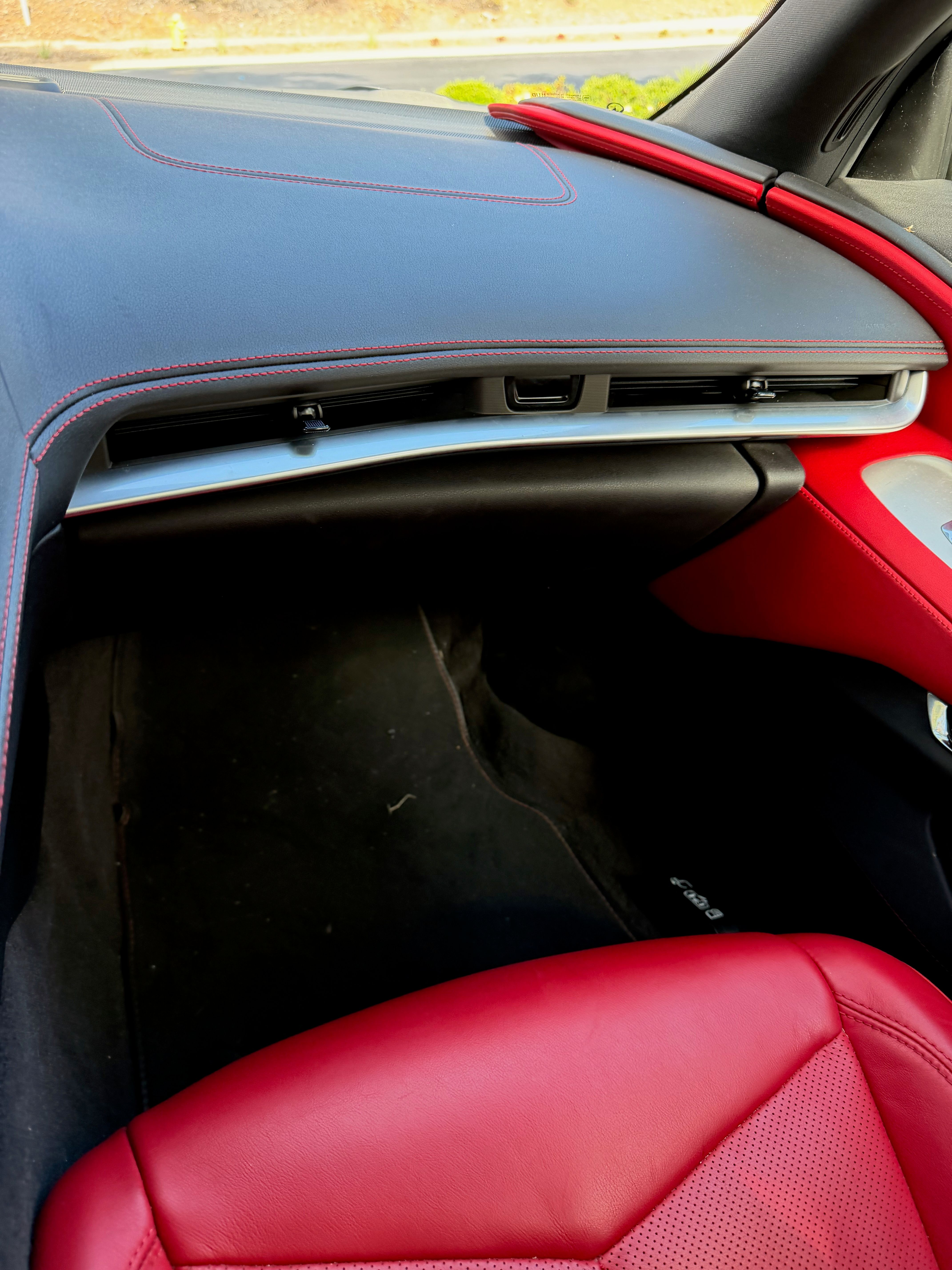 Used 2023 Chevrolet Corvette Stingray Preferred Cpe w/ Z51 Performance Package RWD image 23