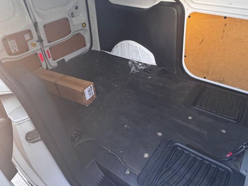 Used 2017 Ford Transit Connect XL FWD image 10