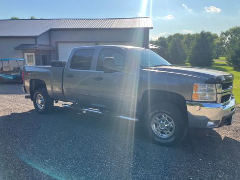 Used 2007 Chevrolet Silverado 2500 LT w/ 1LT Convenience Package AWD/4WD image 4
