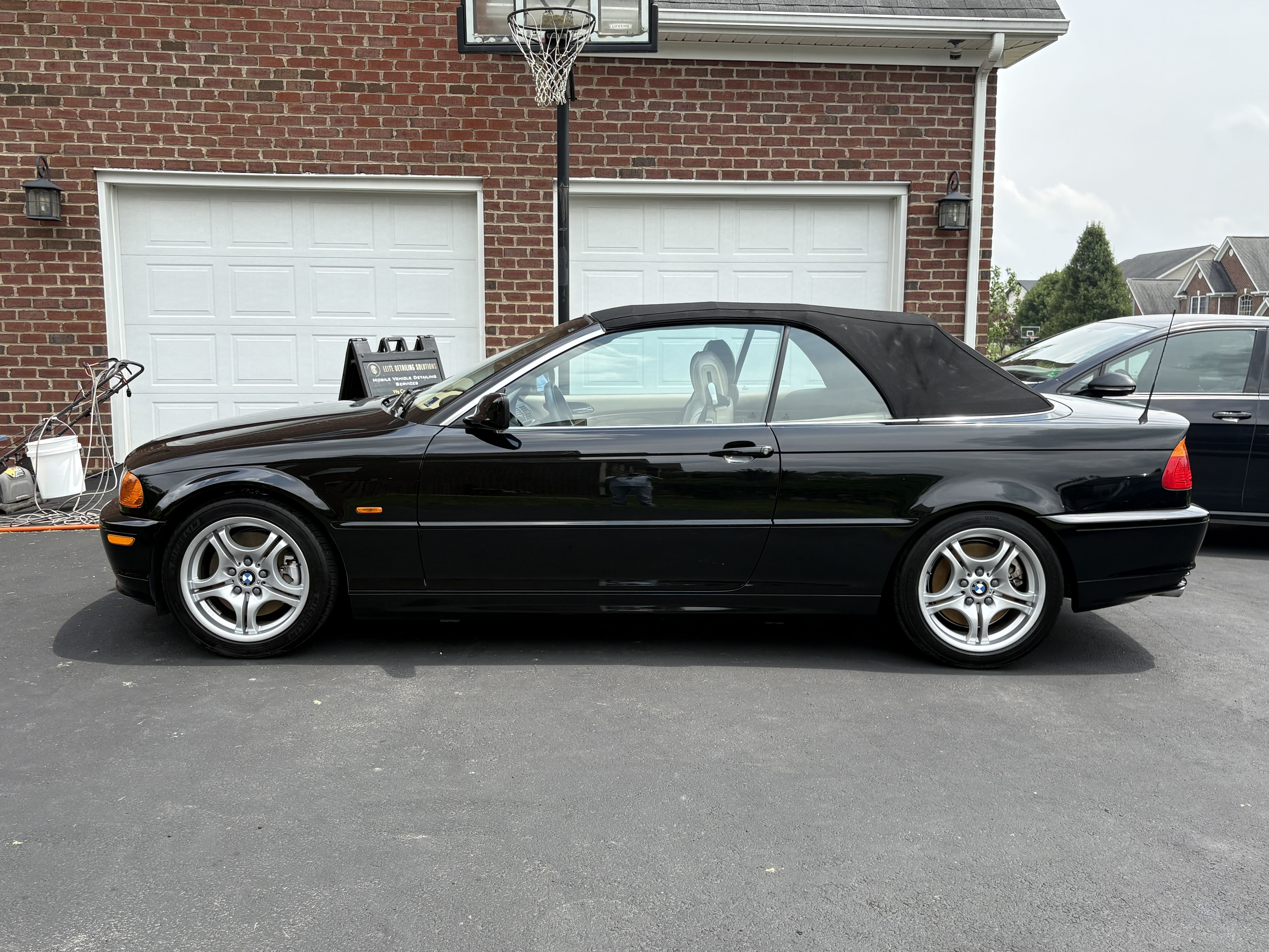 Used 2001 BMW 330Ci Convertible RWD image 2