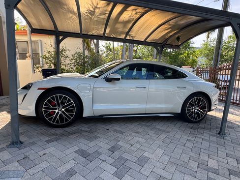 Used 2021 Porsche Taycan 4S AWD/4WD image 1