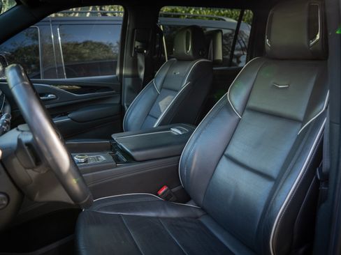 Used 2023 Cadillac Escalade ESV Sport w/ Touring Package image 10