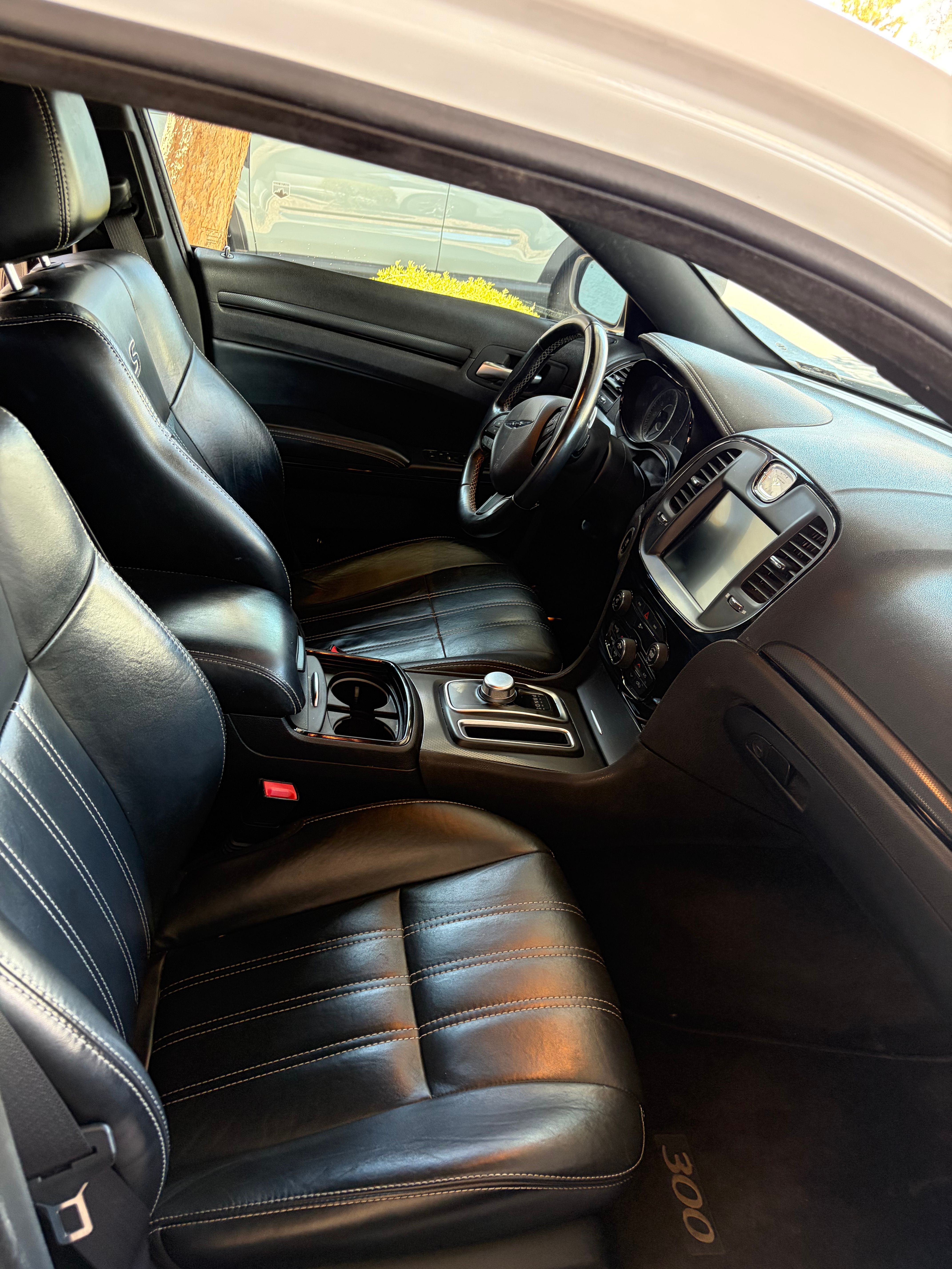Used 2016 Chrysler 300 S RWD image 9