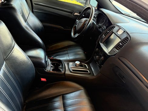Used 2016 Chrysler 300 S RWD image 9