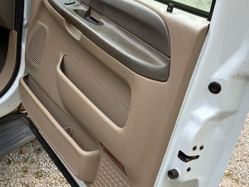 Used 2002 Ford F350 4x4 Crew Cab DRW Super Duty image 14
