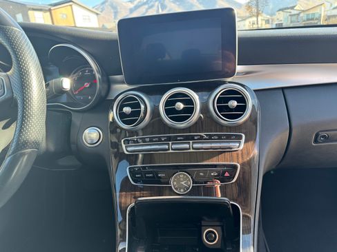 Used 2018 Mercedes-Benz C 300 4MATIC Sedan image 5