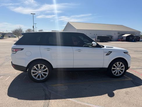 Used 2014 Land Rover Range Rover Sport HSE image 4