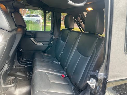 Used 2017 Jeep Wrangler Unlimited Sport w/ Quick Order Package 24S AWD/4WD image 15